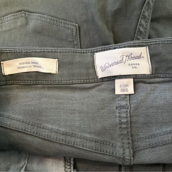 Universal Thread Green High Rise Skinny Jeans - Picture 4 of 5